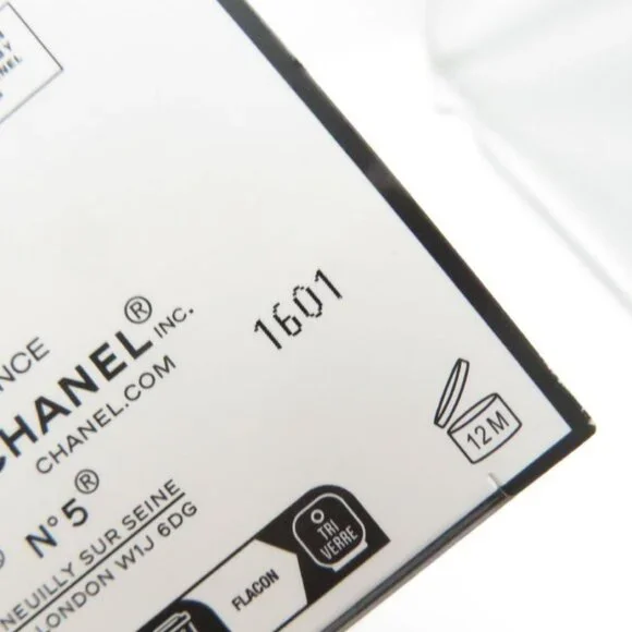 Chanel N°5 the White Gold Body Oil Hat - Picture 4 of 6